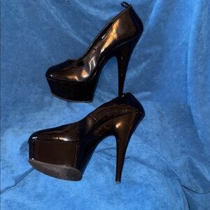 Pleasers size 8 Elegant Black Platform Heels